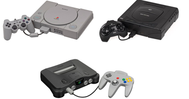 Foto de la PlayStation, Nintendo 64 y Sega Saturn